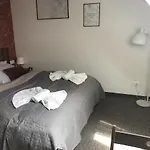 Mona Lisa Apartment *