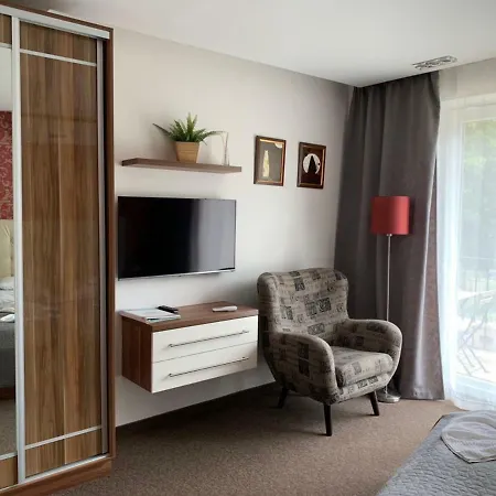 Mona Lisa Apartman *